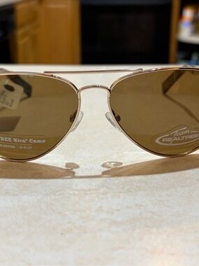 Realtree Gold-Tone Aviator Sunglasses with Brown Lenses